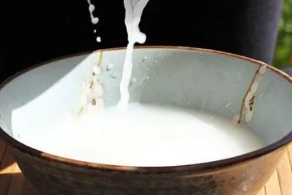 淘米水腐熟需要多久，通常需要15-30天左右