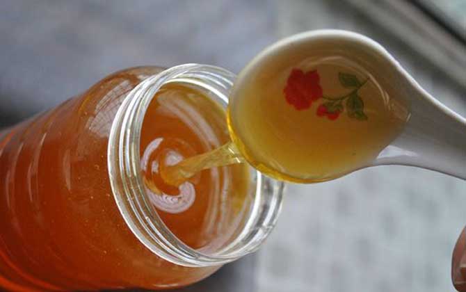 三七粉加蜂蜜做面膜能祛斑吗？