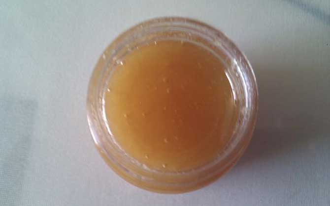三七粉加蜂蜜做面膜能祛斑吗？