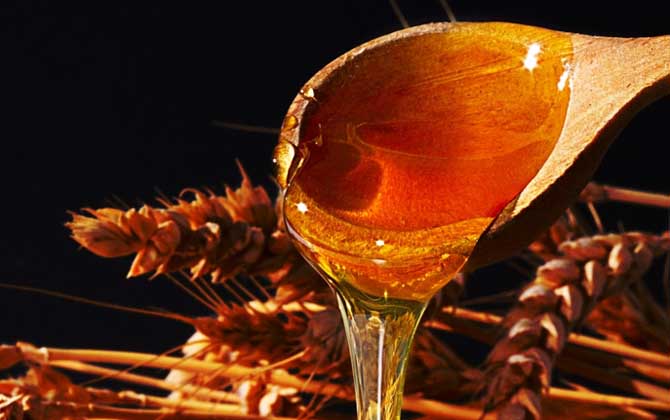喝蜂蜜水的4大禁忌及正确喝法